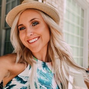 Meet your Posher, Riley